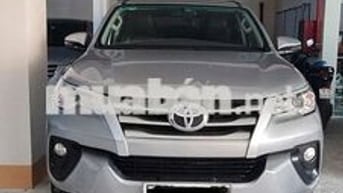Toyota Fortuner 2020 Bạc 7 chỗ