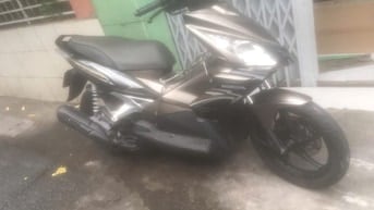 Bán xe Air Blade đời 2011 (Nhập khẩu Thái Lan) và  Honda Future 2000