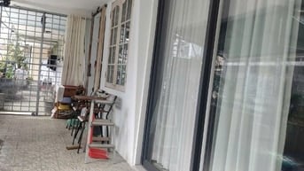 Cho thuê căn hộ chung cư lầu 1, mặt tiền đường Trần Hưng Đạo B, Quận 5