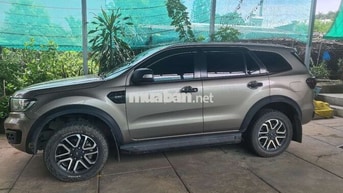 Ford Everest 2018 7 chỗ Tự động 10 cấp màu Nâu