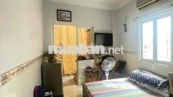 Phòng trọ bancon Thuận tiện qua Q1 Q3 Trống sẵn