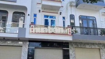 nhà 2 lầu 1 trệt Bình Chuẩn,Thuận An,có nội thất,đường 7m đậu ô tô ok