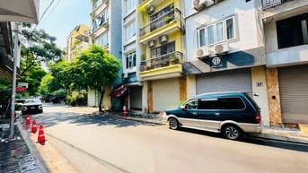 Bán nhà Lạc Long Quân, xây 7 tầng thang máy, có vỉa hè, đường ô tô