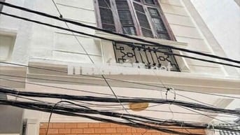 Cho thuê nhà Phương Mai 35m², 5 tầng, ô tô đỗ cửa, 15 triệu/tháng