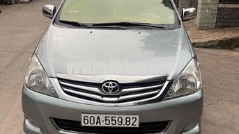 Toyota Innova GSR 2011 Bạc