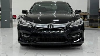 Bán Honda Accord sản xuất 2018. Xe cực đẹp.