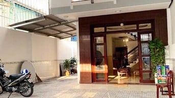 Bán gấp nhà hẻm xe hơi, đường Nguyễn Thị Thập, phường Tân Phú, Quận 7