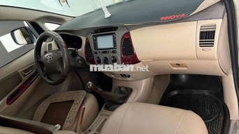 Toyota Innova G  7 chỗ màu Vàng cát