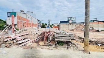 BÁN ĐẤT 5x18  GẦN NGÃ TƯ LÊ THỊ HÀ -SONG HÀNH