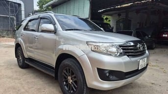 Toyota Fortuner 2013 Số tự động Bạc. xe bao zin