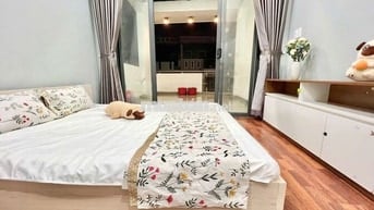 CHO THUÊ NGUYÊN TẦNG 2 BAN CÔNG TRƯỚC SAU - TÁCH BẾP - FULL NT - 60M2