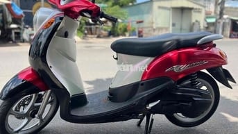 Yamaha Classico Đỏ, Trắng, Đen