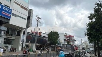 Bán gấp giá mềm,4lau,MT Phạm Hùng,Q8,5.5x17m,cho thuê 40tr/thang,16ty