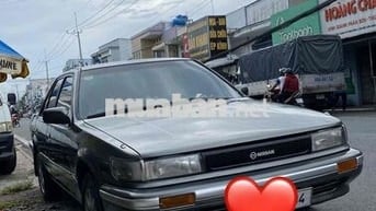 Nissan Bluebird U12 Xám 5 chỗ