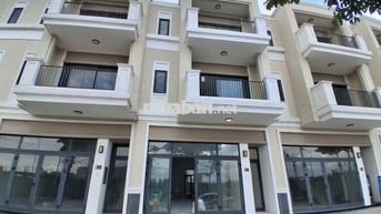 Cho thuê căn shophouse Aqua City vị trí đẹp