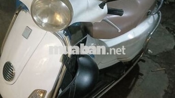 Piaggio Vespa Trắng