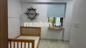 Studio Cao cấp rộng, có ban công cửa sổ, ngay Đại Học Nguyễn Tất Thành