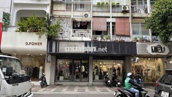 Mặt bằng mở shop thời trang số 68 Nguyễn Trãi, Q1. Dt: 8x20m