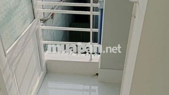 Giá 1tỷ 850. Nhà Lưu Hữu Phước p15 q8. 3,3x5m. 2 lầu 2pn