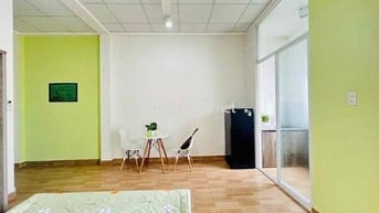 Căn hộ có ban công, tách bếp 1 phòng ngủ 30m2