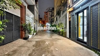 HẺM Ô TÔ PHÚ NHUẬN - NHÀ ĐẸP XÂY MỚI 5 TẦNG, THANG MÁY - CN 44M2 