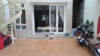 Cho thuê nhà diện tích lớn Lạc Long Quân Q11