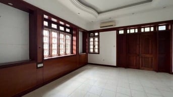 Cho thuê biệt thự MT Nguyễn Văn Hưởng, DT 1300m2, 3 tầng, gồm 17p