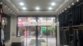 Cho thuê nhà mặt phố Thụy Khuê. 