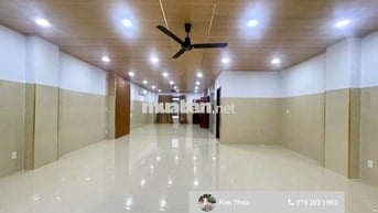 Văn phòng 80m2, sàn trống, không gian thoáng ở Vạn Phúc. Giá rẻ 11 tr
