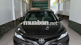 Bán Toyota Camry 2.5Q 2021  đi mới 28 nghìn km