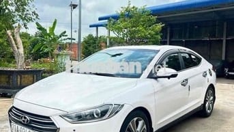 Hyundai Elantra 2017 2.0 AT Trắng Tự động