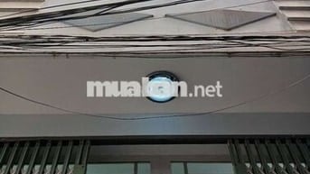 Nhà nguyên căn  1 trêt 2 lầu.. hoàn thiện mới.  