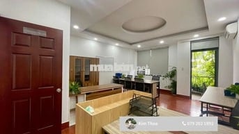Văn phòng 25m2 Vạn Phúc sẵn nội thất. Giá 8,5tr (bao điện, nước, wifi)