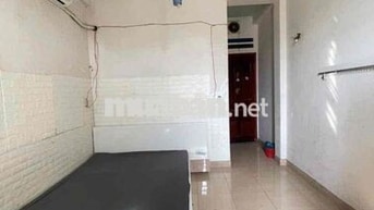 PHÒNG FULL NỘI THẤT NGAY ĐH SPKT WC TRONG PHÒNG