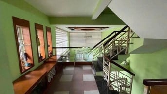 Cho thuê nhà ngõ 97 Văn Cao, Ba Đình, Hà Nội, ô tô vào nhà 