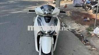 Honda SH 125 Trắng