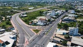 Bán lô đất mặt tiền QL50 ( mở rộng 40m)