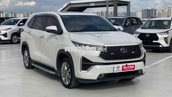 Toyota Innova Cross Hybrid 2023 Trắng - 50.000 km