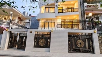 BIỆT THỰ NGAY SÂN BAY-PHÙ HỢP LƯU TRÚ, KINH DOANH F&B, TRỆT 2 LẦU 5PN