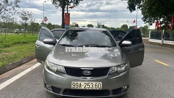 Kia Cerato Số tự động 5 chỗ Xám