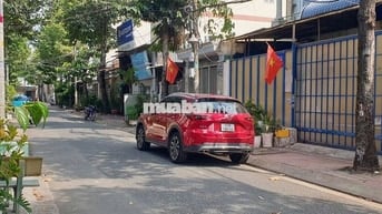 Cho thuê biệt thự mini 8x20 (4pn,sân xe hơi) đường 10m gần chợ Bà Điểm