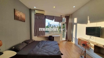 CĂN HỘ DỊCH VỤ CÓ BANCOL, CỬA SỔ TRỜI LỚN ĐÓN NẮNG SỚM TẠI QUẬN 3