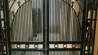 Cho thuê nhà ngõ 491 Đê La Thành, nhà mới đẹp 