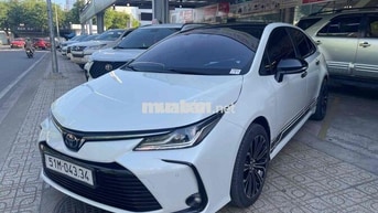 Toyota Corolla Altis 1.8V 2022 Trắng, bảo hành 1n