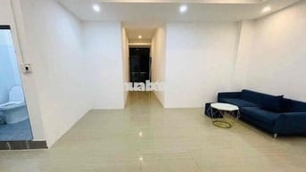 CH 2 PHÒNG NGỦ, BAN CÔNG, FULL NỘI THẤT NGAY CẦU THAM LƯƠNG