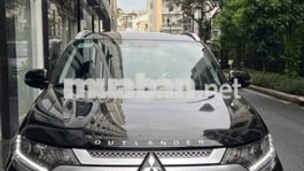 Mitsubishi Outlander 2021 Đen Premium 2.0 CVT