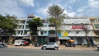 CHỦ GỬI CHO THUÊ NHÀ TRỆT 3 LẦU MỚI ĐẸP MẶT TIỀN HƯỚNG QL1A
