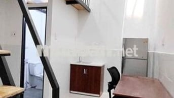PHÒNG GÁC CAO 2M - FULL NỘI THẤT - NGAY HOÀNG HOA THÁM
