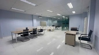 Văn phòng 80m2 Vạn Phúc, ngăn sẵn 2 phòng, có nội thất, hầm. Chỉ 16 tr