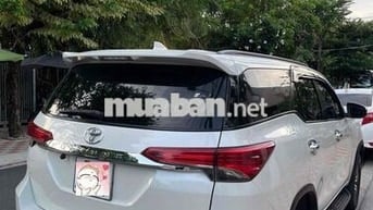 Toyota Fortuner 8 chỗ Trắng Tự động